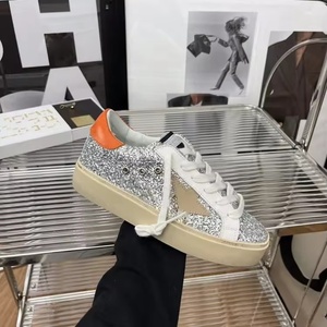 Chaussures de luxe de marque de créateur pour hommes et femmes en cuir véritable, baskets rétro d'extérieur de haute qualité avec semelle intermédiaire en caoutchouc, effet vieilli - Product Image 5