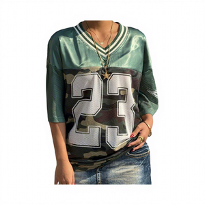 Camiseta de malla verde para mujer talla grande, cuello en V, manga tres cuartos, estampado número 23, estilo casual - Product Image 1