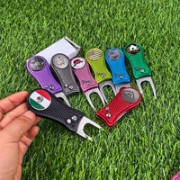 Accessoires de golf : Outil de réparation de golf pliable 2-en-1 en acier inoxydable avec marqueur de balle et outil de réparation de divots à lame escamotable, personnalisable avec logo