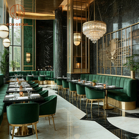 Luxueuze Emerald Square Sintered Stone Tafel met fluwelen stoel en gebogen metalen onderstel, booth zitmeubilair voor restaurant en koffieshop