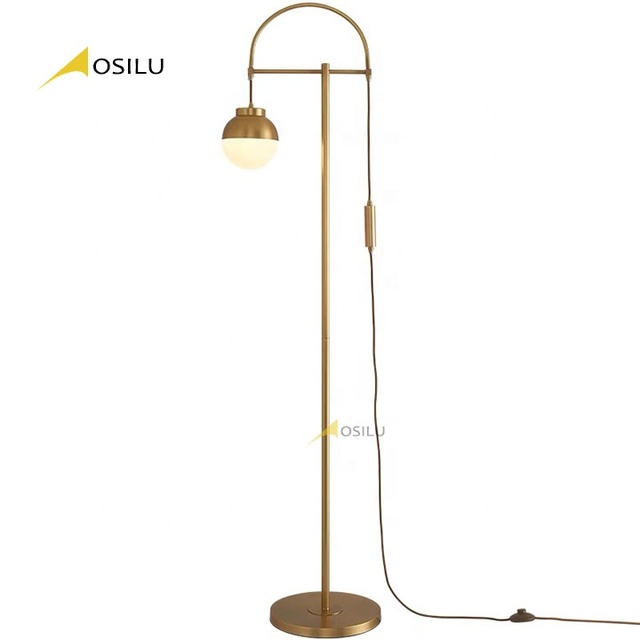 Nordic Retro Art Brass Vertical Floor Lamp Creative Personality Lighting for Living Room Bedside Study High-End Wall Lamps