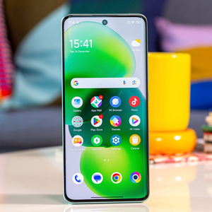 PO CO M8 5G Version Globale 6.77'' 120Hz Amoled Snap Dragon 6 Gen3 5520mAh 45W Smartphone - Product Image 2