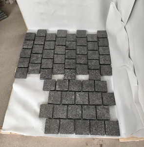 Piedra de pavimentación de basalto negro Cara dividida natural Piedra de basalto original G684 Piedra de bordillo flameado - Product Image 3