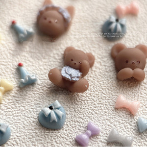 จี้ติดเล็บรูปหมีน้อย 3 มิติ สีฟ้า ลายการ์ตูนผูกโบว์ น่ารัก ประดับตกแต่งเล็บสำหรับทำเล็บ - Product Image 5
