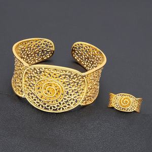 Vente directe Jxx, nouvelle arrivée, ensemble de bijoux en laiton plaqué or 24 carats, bracelets et bagues tendance pour femmes - Product Image 5