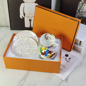 Vente directe du fabricant de tasses et de soucoupes à thé en porcelaine fine de style européen de luxe - Product Image 1