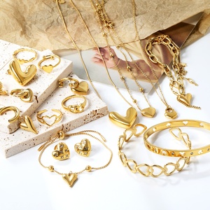 أطقم مجوهرات هندسية مطلية بالذهب لا تسبب الحساسية، قلادة وسوار وخواتم وأقراط على شكل قلب سميك من الفولاذ المقاوم للصدأ للنساء - Product Image 2