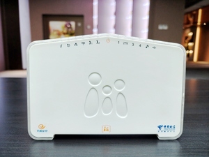 Brmc hg8245c sử dụng phần mềm tiếng anh FTTH 4fe + 2 Chậu + 1USB + Thiết bị sợi cổng <span class=keywords><strong>Wifi</strong></span> epon xpon modem GPON onu hg8245c - Product Image 2