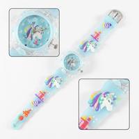 Montre analogique à quartz classique personnalisée avec motif de licorne de dessin animé, bracelet en PVC souple lumineux