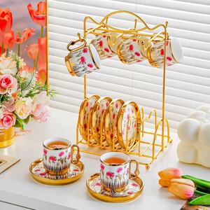 Ensemble tasse et soucoupe à café en céramique réutilisable, style minimaliste vintage, motif floral, avec bord et poignée dorés - Product Image 2