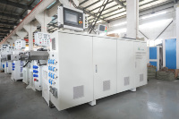 Système de contrôle PLC intelligent, machine de fabrication de tuyaux en PVC à haut rendement pour la protection des câbles en plastique rigide de petit diamètre à quatre brins