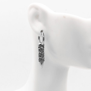 Yunnique – boucles d'oreilles en forme de cercle, en acier titane, avec crâne en relief, clous géométriques unisexes pour hommes et femmes, bijoux à la mode - Product Image 4