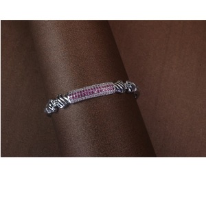 สร้อยข้อมือเงินแท้ 64% ชุบโรเดียม ดีไซน์หรูหรา SATVA SILVER เครื่องประดับทันสมัยสำหรับทุกเพศ เหมาะสำหรับสวมใส่ทุกวัน - Product Image 5