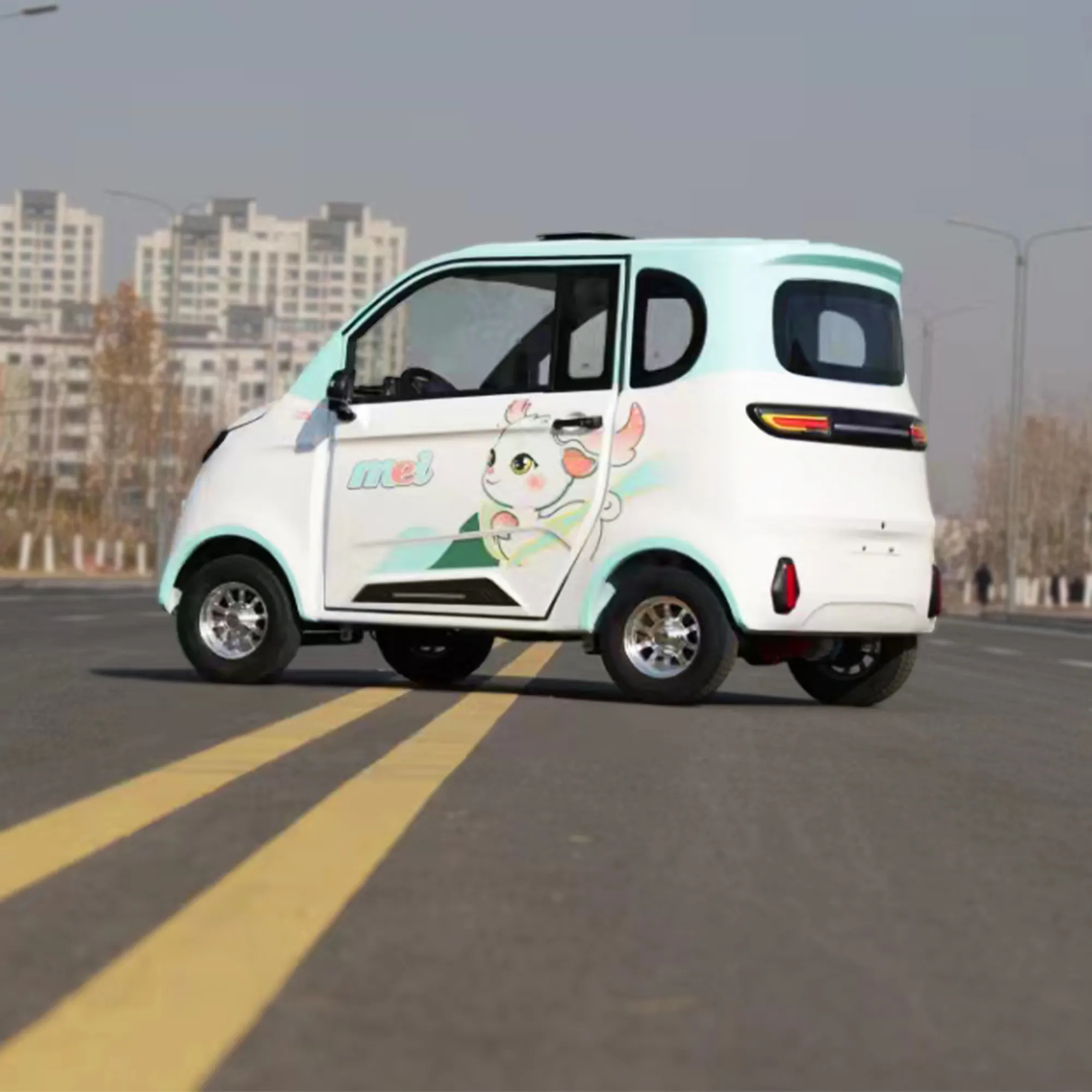 Baja velocidad para coche pequeño para adultos puede transportar pasajeros y cargas MIQI 5 puertas 4 plazas vehículo eléctrico de cuatro ruedas coche EV