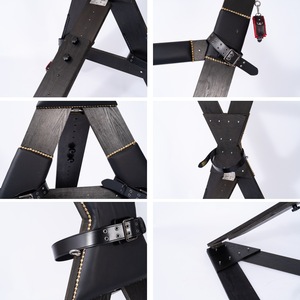 Cadre de retenue en <span class=keywords><strong>bois</strong></span> pour bondage BDSM, modèle Croix de Saint-Antoine, avec menottes en cuir réglables, support de position SM pour adultes et base détachable - Product Image 2