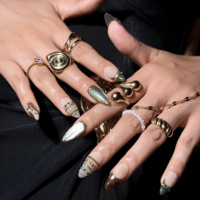 Faux ongles vintage en acrylique vert doré, motif léopard, perles et strass, forme amande, longueur moyenne, personnalisables, vente en gros