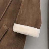 Manteau long pour femme en faux daim marron doublé de laine, col en fourrure blanche, simple boutonnage, boutons métalliques, mi-mollet, chaud et élégant