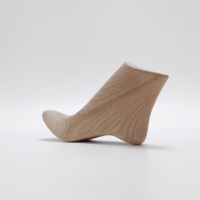 Maniquí de pie de madera unisex de alta gama, modelo de pie izquierdo para exhibición de zapatos/medias en escaparates, torso de madera para adulto