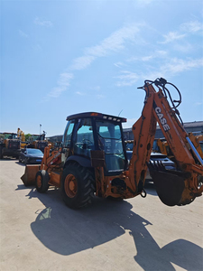 Chargeuse-pelleteuse CASE 580 Super M d'occasion 4x4 |   Chargeur sur tracteur extensible de 14 pieds de profondeur avec godet 4-en-1 et cabine climatisée pour la construction - Product Image 4