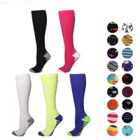 Vente en gros Sports d'été Chaussettes de pression professionnelles Bas longs pour femmes Chaussettes de mollet de course Chaussettes de compression élastiques