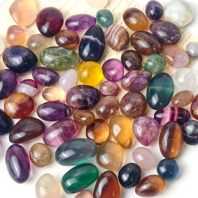 New Arrival Gemstone  Meditation Crafts Fluorite Tumbled Stone for Energy Balancing or Souvenir