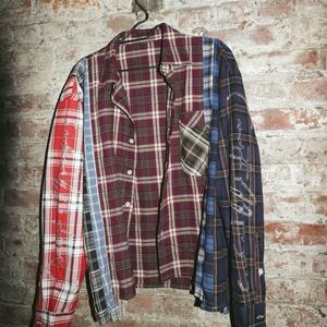 Chemise à manches longues à épaules tombantes à carreaux personnalisée avec strass, chemise décontractée en flanelle à carreaux, patchwork, boutonnée pour hommes - Product Image 4