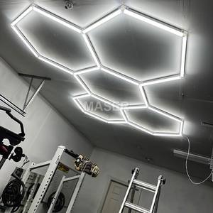 Kommerzielles 5-Grid-System Sechskant-LED-Fitness-Leuchten Waben-Design für die Freizeit gestaltung im Sportbereich des Gymnasiums - Product Image 2