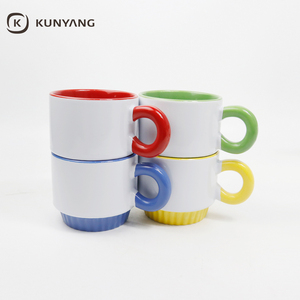 Mug à café en céramique empilable vierge avec anse colorée et intérieur bicolore, supports vierges pour sublimation, logo personnalisé - Product Image 2