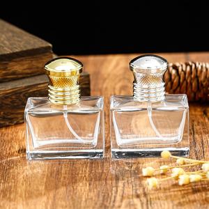 Botella de Perfume de Vidrio Transparente, Atomizador de Perfume de Alta Calidad con Aplicador de Pulverización - Product Image 1