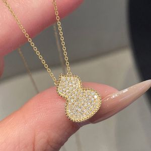 Collana con ciondolo a forma di zucca con diamanti dorati per donna, da indossare tutti i giorni, stile carino, gioielli placcati in oro - Product Image 1