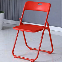 Chaise de camping pliante blanche moderne à dossier haut en plastique et en métal pour l'extérieur, l'école, le bureau, le jardin, les mariages, les hôtels et les événements.