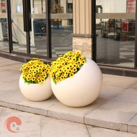 Pot de fleurs extérieur en fibre de verre haut de gamme, moderne et luxueux, personnalisable, durable, sculpté à la main, design boule de jardin, pour la maison