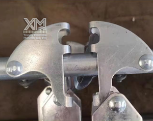 Panneau de porte de enclos à têtes autobloquant pour bovins, galvanisé à chaud, pour l'élevage laitier, pour l'alimentation et le contrôle des vaches, veaux et veus. - Product Image 2