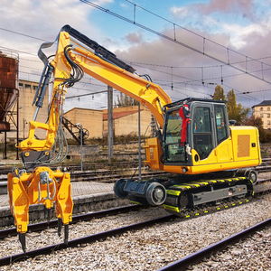 Excavatrice de maintenance ferroviaire ZHONGMEI pour le nettoyage du ballast, composants essentiels du moteur, remplacement des traverses et fonctions de compactage - Product Image 1