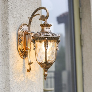 Nouveau design corps de lampe en aluminium abat-jour en verre ip65 étanche applique murale extérieure montée pour portail - Product Image 4