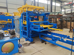 Machine automatique de fabrication de briques creuses en ciment QT8-15, ligne de production de blocs de béton et de briques de terre robuste pour usine industrielle de construction - Product Image 3