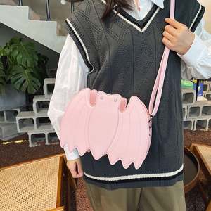Bolso cruzado divertido de PU con diseño de murciélago, estilo Diablo Punk, antirrobo, creativo y divertido, para mujer, ideal para Halloween. - Product Image 6