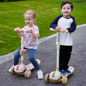 Scooter à pédales pour enfants Offre Spéciale avec roue clignotante Scooters <span class=keywords><strong>électrique</strong></span>s à 3 roues pour enfants en plastique durable - Product Image 5