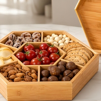 Plateau de service hexagonal en bambou multi-compartiments avec couvercle, idéal pour la conservation des aliments et les réceptions à domicile