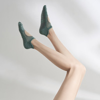 Chaussettes spéciales d'été pour yoga et pilates avec logo personnalisé, shorts de sport en maille à bout rond, oreilles relevées, dos nu, en gros