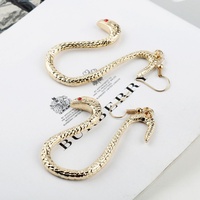 Boucles d'oreilles serpent style Boa Hancock inspirées de l'anime pour femmes avec pendentifs métalliques – Idéales pour le cosplay et la mode quotidienne