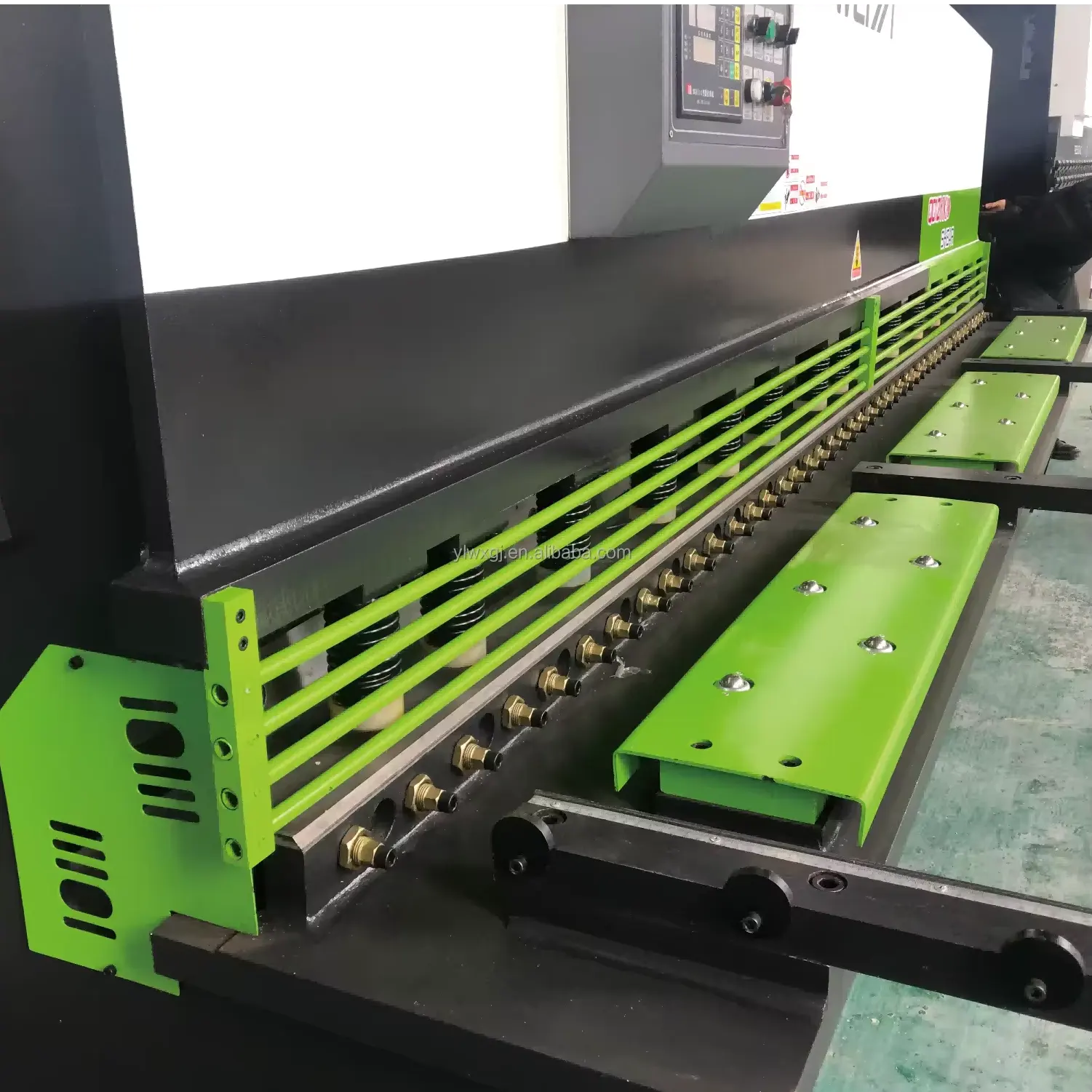 Máquina de placa de corte de 12mm * 6000 Longitud de la máquina de corte de péndulo hidráulico CNC