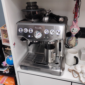 <span class=keywords><strong>เครื่อง</strong></span><span class=keywords><strong>ชง</strong></span><span class=keywords><strong>กาแฟ</strong></span>เอสเพรสโซ่ BES870 สำหรับใช้ในบ้าน แรงดัน 15 บาร์ ปั๊มแบบอิตาลี พร้อมเครื่อง<span class=keywords><strong>บด</strong></span><span class=keywords><strong>กาแฟ</strong></span>แบบกรวยในตัว 16 ระดับ หัวฉีดไอน้ำไมโครโฟม - Product Image 3