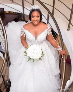 2026 vente en gros brillant <span class=keywords><strong>princesse</strong></span> robes De mariée avec perle cristal Bling dentelle à manches longues grande taille élégante Robe De <span class=keywords><strong>Marie</strong></span> - Product Image 3