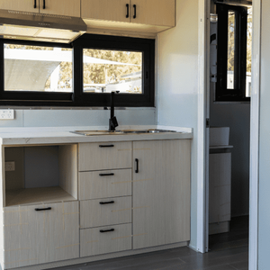 Cápsula de remolque prefabricada con marco de acero para el hogar Contenedor de Casa expandible para sala de estar Remolques de viaje Producto - Product Image 4