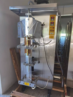Machine de remplissage et d'emballage avec pompe 220V pour sachets d'eau minérale pure et fabrication de sacs en plastique