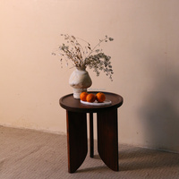 Mesa de Madera Maciza de Estilo Moderno, Estable y Práctica, Decoración Interior Elegante, Mueble Confortable para Salón Familiar