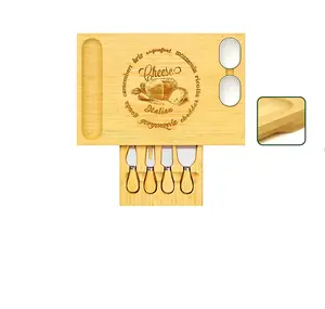 Vendita calda vassoio di formaggio di bambù vassoio di formaggio e 4 pezzi coltelli Set tagliere di formaggio di legno