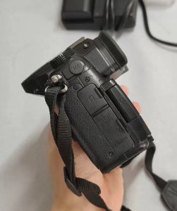 กล้อง Panasonic GH4 มิเรอร์เลสยอดนิยม หน้าจอสัมผัสแบบพลิกได้ Live MOS มือสอง ขายส่ง - Product Image 4