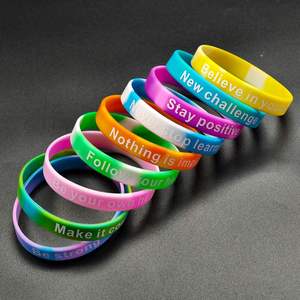 Bracelet en silicone extensible avec citation inspirante, cadeau pour le mois de la gratitude, adapté aux travailleurs sociaux - Product Image 5